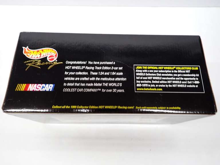 Hot Wheels Racing Track Edition 2-Car Set: #43 Richard Petty