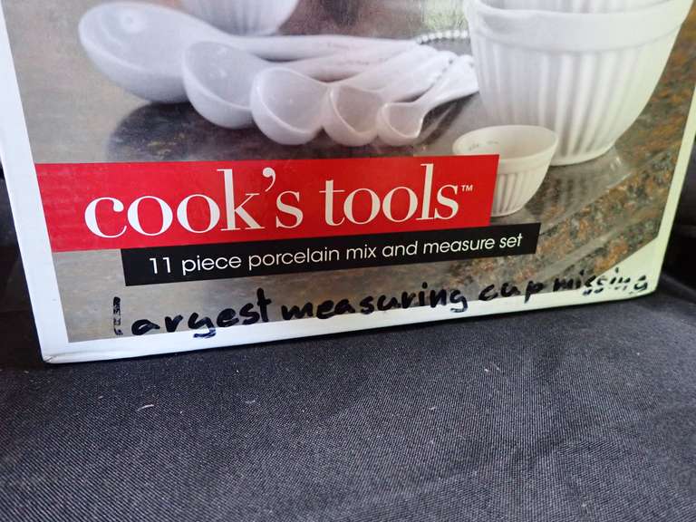 Cook's Tools 11-Piece Porcelain Mix and Measure Set - Missing 1 piece per note on box.