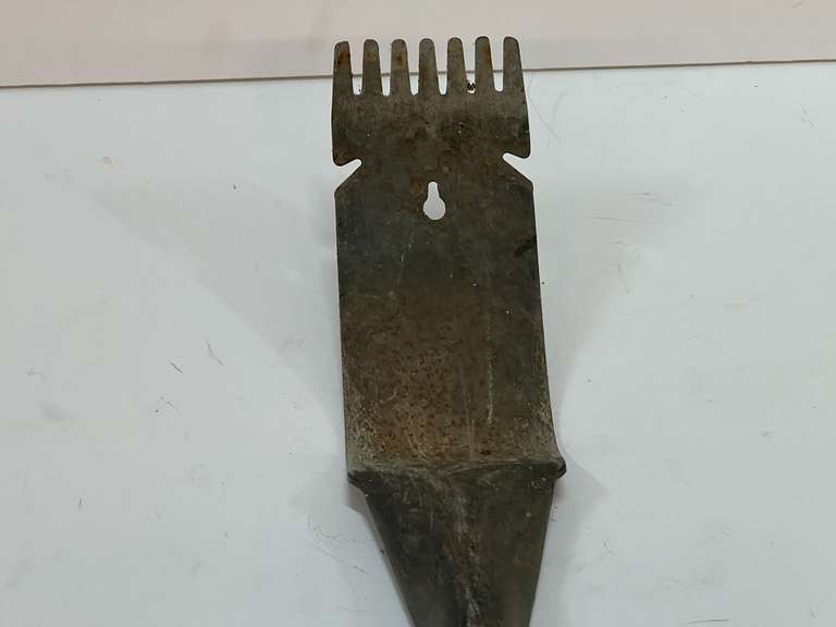 ROOFING SHINGLE SCRAPER, see pictures for details.