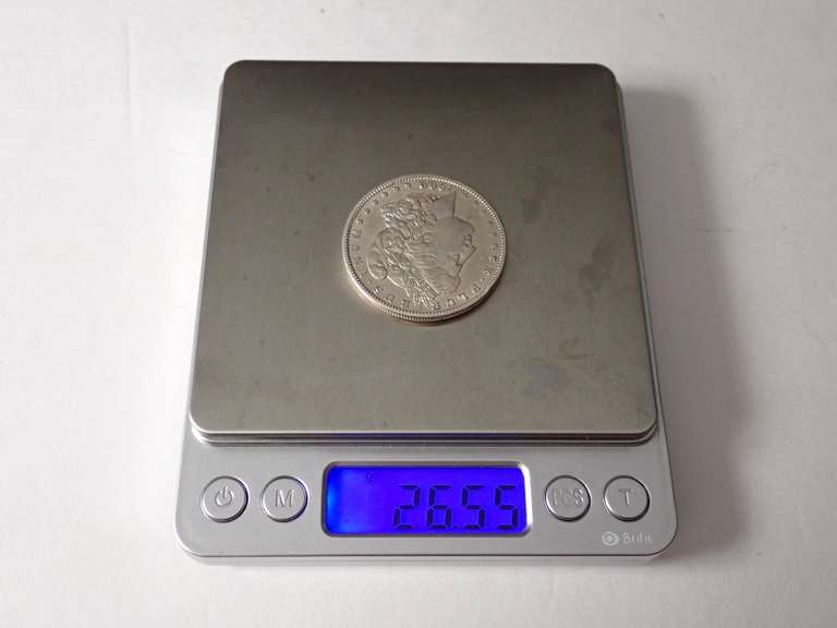 1900 MORGAN SILVER DOLLAR COIN