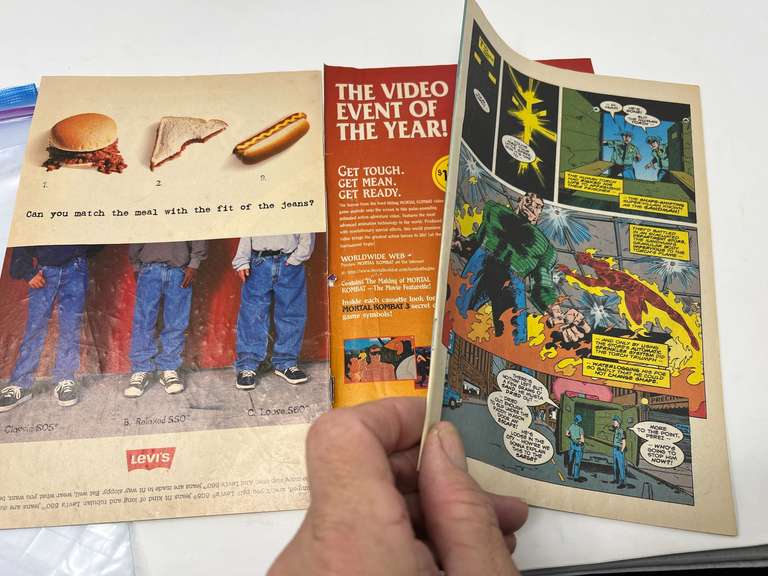 Marvel Spider-Man comic book "Sandbagged! Untold Tales of Spider-Man", the outer cover is loose, see pictures for details.