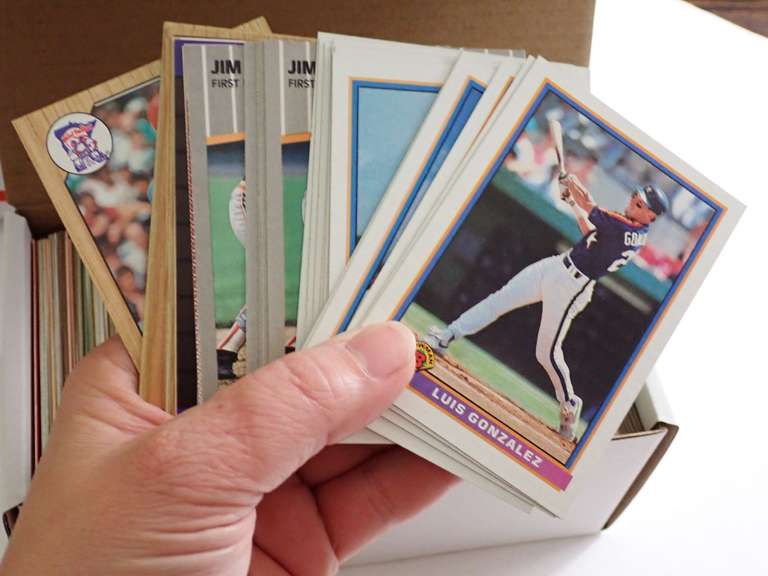 400+/- UNSEARCHED/UNSORTED BASEBALL CARDS