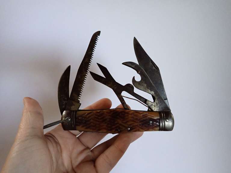 Multi-Tool Pocket Knife