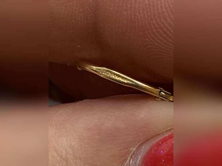 14K GOLD LEVER BACK EARRINGS WITH SQUARE DIAMONIQUE STONES APPROX 1.97 GRAMS (WEIGHT WITH STONES) - CHECKOUT
