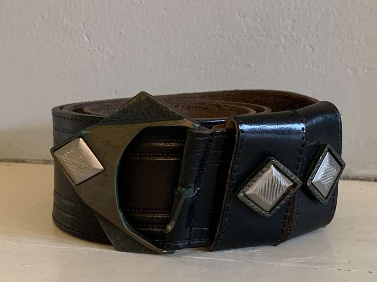 VINTAGE WIDE BLACK LEATHER BELT WITH SILVER TONE EMBELLISHMENTS - DINETTE