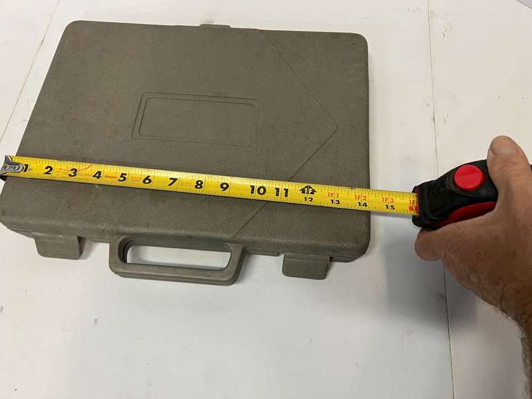 Cutting board with knife set, comes in storage/carrying case, see pictures for details.