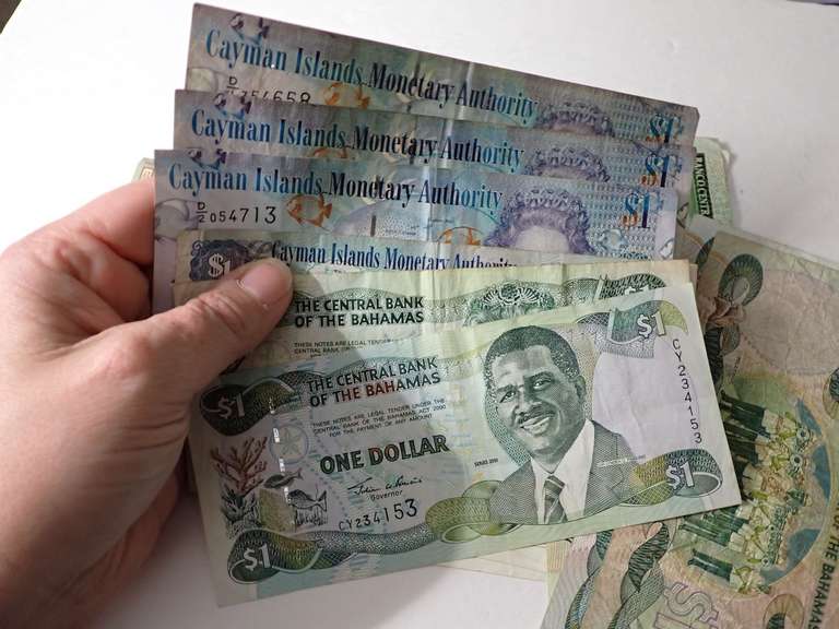 VARIOUS FOREIGN BANK NOTES