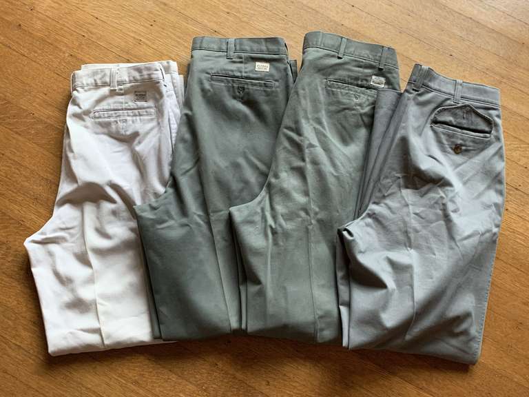 4 PAIR MEN'S CASUAL PANTS SIZE 36X34 - LIVING ROOM