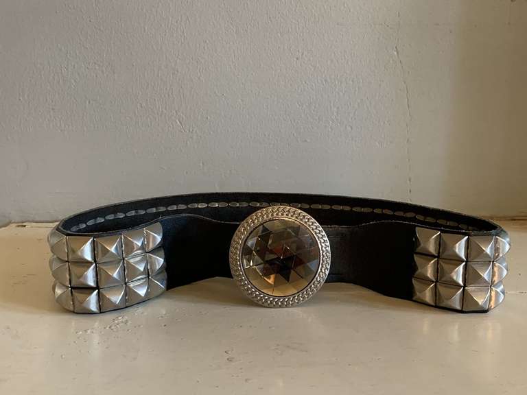 VINTAGE GUTOS MODELE DEPOSE SILVER BLACK BELT WITH PYRAMID PEWTER COLOR STUDS AND LARGE FACETED BELT BUCKLE - MADE IN WEST GERMANY - DINETTE