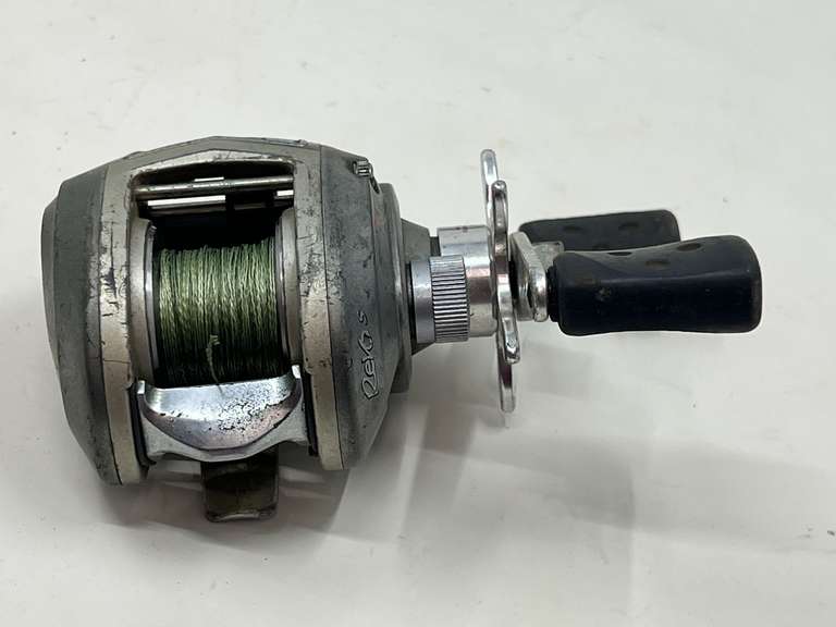 Abu Garcia bait casting reel, and Shakespeare micro series closed face reel sold for parts, tub is NOT included, see pictures for details.
