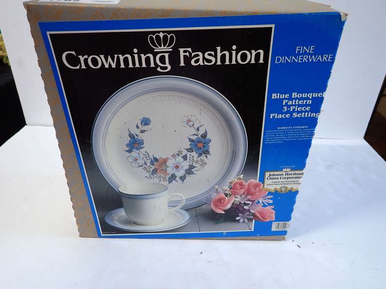 Crowning Fashion Fine Dinnerware Blue Bouquet 3-Piece Place Setting