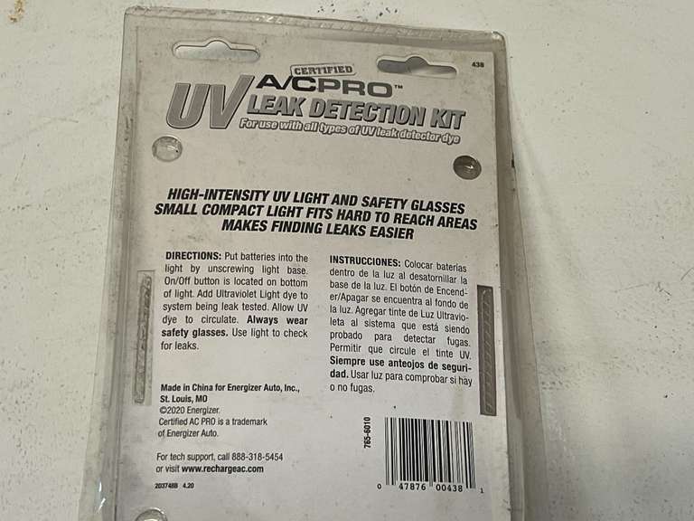 UV leak detection kit, still new in the package, see pictures for details.