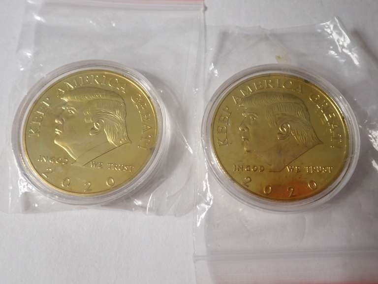(2) 2020 DONALD TRUMP NOVELTY COINS
