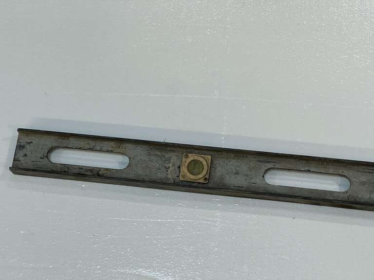 4’ Aluminum level, see pictures for details.