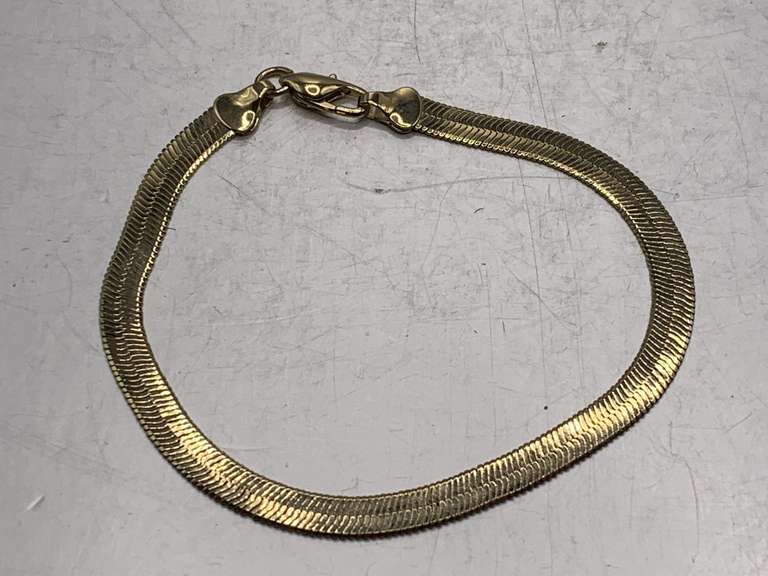 GOLD TONE FLAT HERRINGBONE BRACELET 7"