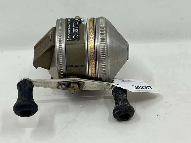 Zebco 33 Classic closed face reel, see pictures for details.