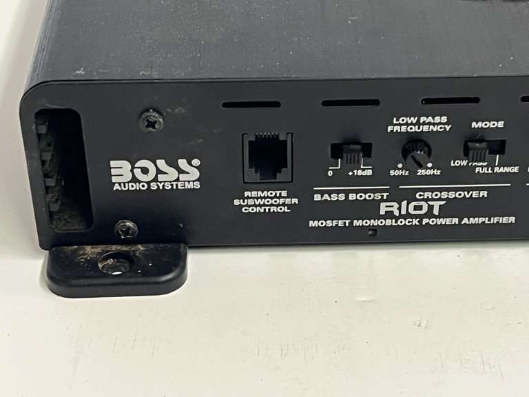 Boss Audio R1100M Riot Car Amplifier, working condition unknown, see pictures for details.