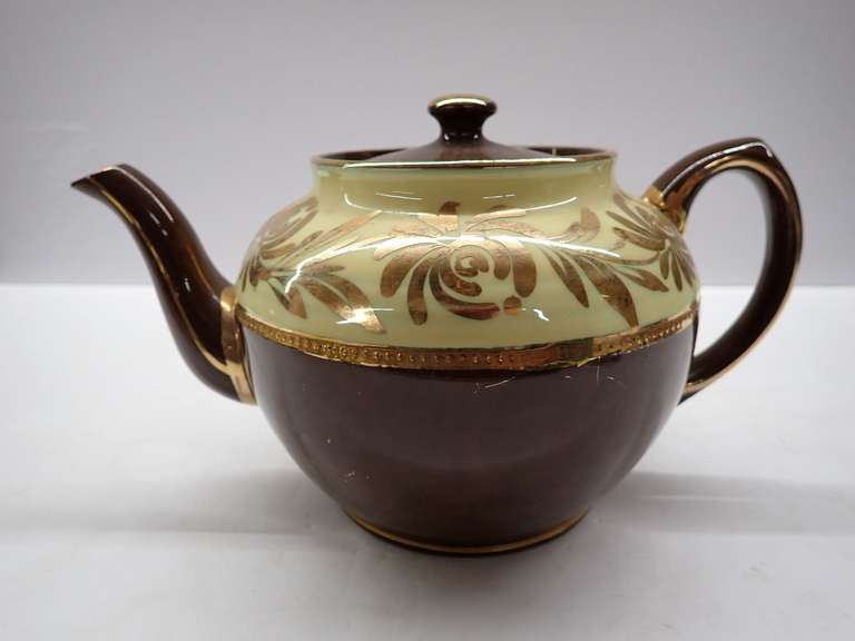 Sadler Staffordshire Teapot