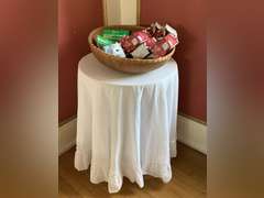 8 BOXES OF NEW 50 MINI CLEAR CHRISTMAS LIGHTS, NICE ROUND WOVEN BASKET, PARTICLE BOARD ROUND TABLE WITH CLOTH & MORE - LIVING ROOM