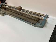 Japanese made super tile cutter, see pictures for details.
