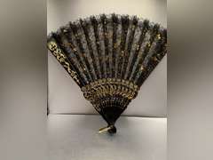 VINTAGE SPANISH BLACK LACE FOLDING FAN