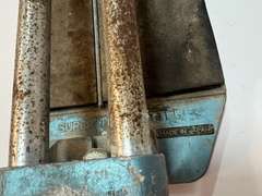 Japanese made super tile cutter, see pictures for details.