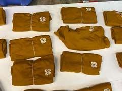 REI unisex Crew Sweatshirt Earth Co-Op, rustic gold, small and medium, 15 pieces, see pictures for details.