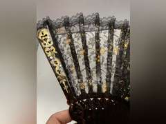 VINTAGE SPANISH BLACK LACE FOLDING FAN