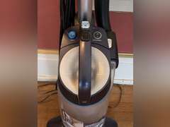 HOOVER REACT CANISTER VACUUM - LIVING ROOM
