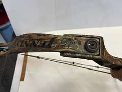 Jennings compound bow, comes with quiver, see pictures for details.