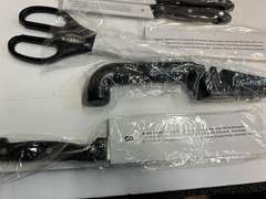 Ronco knife set, still in original packaging, see pictures for details.