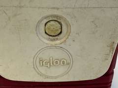 Igloo mini mate lunch cooler, see pictures for details.