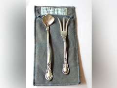 GORHAM STERLING SILVER LEMON FORK AND CREAM LADLE IN FELT POUCH - 28.66 grams