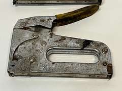 Arrow staplers, two pieces, see pictures for details.