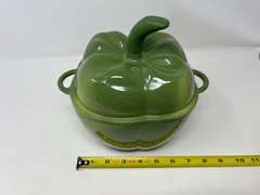 Technique enameled cast-iron “bell pepper” cooker, see pictures for details.