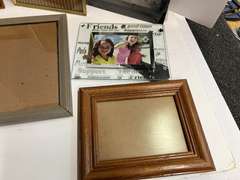 Assorted picture frames and home decor, approximately eight pieces, see pictures for details.