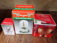 Mixed Lot of Christmas Decor and Collectibles