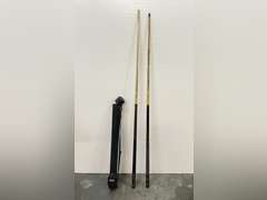 Viper pool cues, set of two, comes with a case master carrying/storage case, see pictures for details.