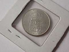 VARIOUS VINTAGE FOREIGN COINS
