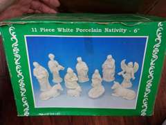 Mixed Lot of Christmas Decor and Collectibles