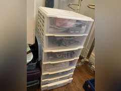 PLATE GLASS MIRROR 29" WIDE X 45" TALL & 3 PLASTIC STACKABLE STORAGE BINS (EACH 15" WIDE X 13" DEEP X 10 1/4" TALL) **SPECIAL PICKUP INSTRUCTIONS - DOES NOT INCLUDE CONTENTS IN BIN - MASTER BED CLOSET 2