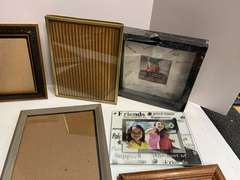 Assorted picture frames and home decor, approximately eight pieces, see pictures for details.