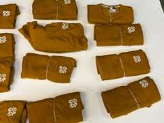 REI unisex Crew Sweatshirt Earth Co-Op, rustic gold, small and medium, 15 pieces, see pictures for details.