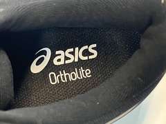 Men’s Asics shoes, size 13, still has original tag, see pictures or details.