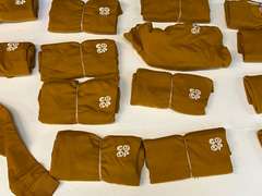 REI unisex Crew Sweatshirt Earth Co-Op, rustic gold, small and medium, 15 pieces, see pictures for details.