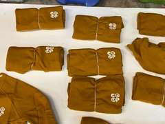 REI unisex Crew Sweatshirt Earth Co-Op, rustic gold, small and medium, 15 pieces, see pictures for details.