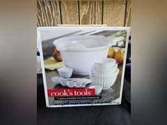 Cook's Tools 11-Piece Porcelain Mix and Measure Set - Missing 1 piece per note on box.