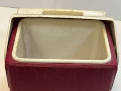 Igloo mini mate lunch cooler, see pictures for details.