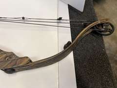 Jennings compound bow, comes with quiver, see pictures for details.