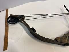 Jennings compound bow, comes with quiver, see pictures for details.